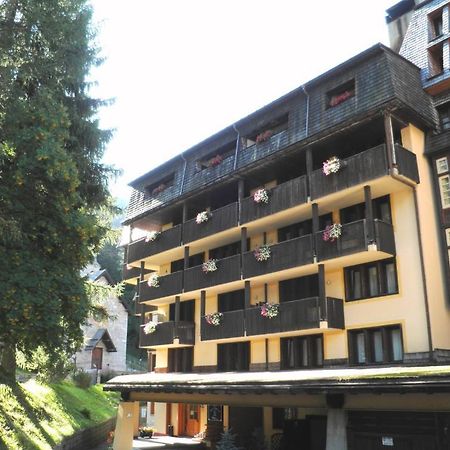 R.T.A. Hotel Des Alpes 2 Madonna di Campiglio Exterior photo