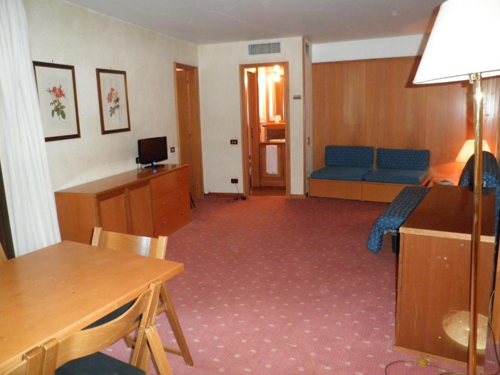 R.T.A. Hotel Des Alpes 2 Madonna di Campiglio Room photo